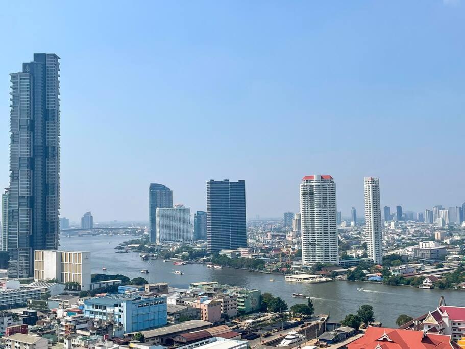 Apartment Opulence Riverview With Train Access *